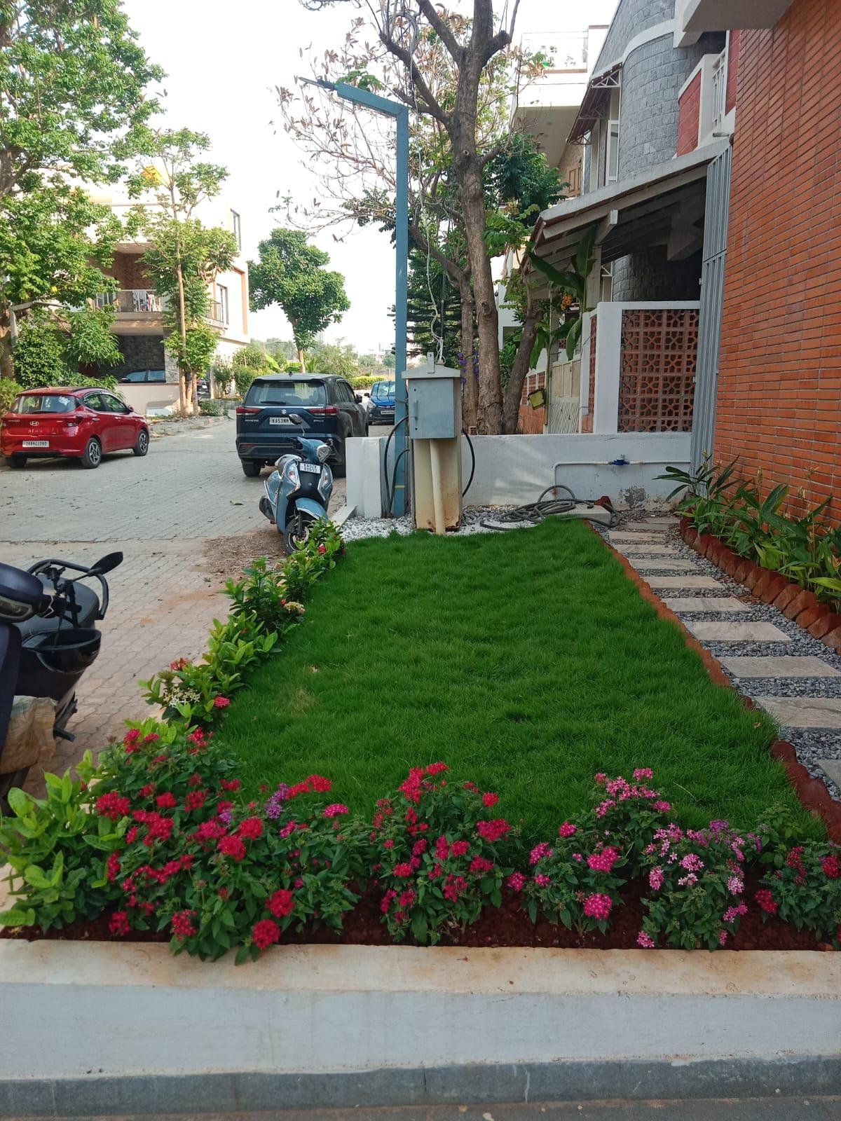 Garden Landscape — LeafyLoom